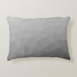 Coussins Décoratifs Motif de maillage géométrique gris<br><div class="desc">Gray Gradient Mesh géométrique Motif cadeaux uniques pour lui. Elégant et cool maillage géométrique Triangle avec dégradé noir blanc gris. ,  gris,  gris,  dégradé,  maillage,  triangle,  triangles,  géométrie,  géométrie,  motif,  cool,  ,  noir,  blanc</div>