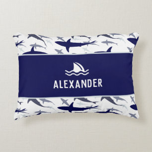 Coussins Décoratifs Motif de requin bleu et blanc avec nom Boy