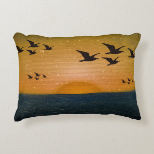 Coussins Décoratifs Oiseaux survolant le paysage marin du coucher du s