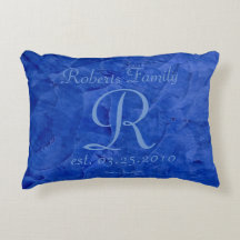 Oreiller de luxe à monogramme personnalisé