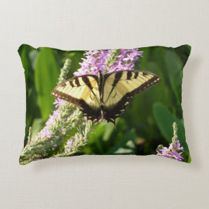 Coussins Décoratifs Papillon à queue d'hirondelle sur des fleurs sauva