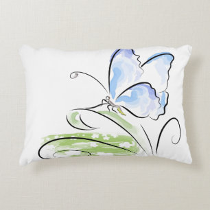 Coussins Décoratifs Papillon se reposant sur l'herbe au-dessus du