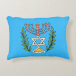 Coussins Décoratifs Persian Magen David Menorah<br><div class="desc">Cette image a été adaptée à partir d'un carrelage juif perse antique et présente une menorah avec un Magen David (Étoile de David) encadré de branches d'olivier. Les imperfections de l'image originale peinte à la main ont été conservées. Ajoutez votre propre texte à l'envers.</div>