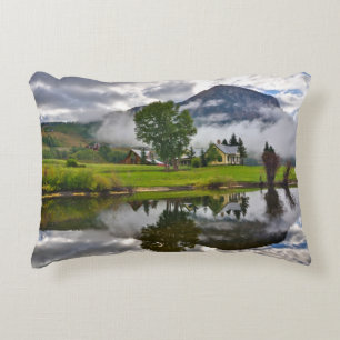 Coussins Décoratifs Peu de Chambre en brume sur le lac