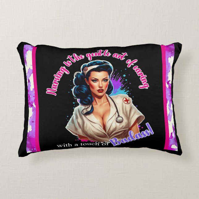 Coussins Décoratifs Pinup_ Infirmière Badass (Devant)