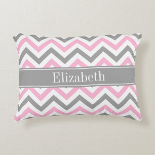 Coussins Décoratifs Rose Dk Gris Blanc LG Chevron Gris Nom Monogramme