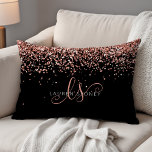 Coussins Décoratifs Rose Gold Blush Pink Parties scintillant Glam Nom<br><div class="desc">Glam Rose Gold Glitter Elegant Monogram Accent Pillow. Easily personalize this trendy chic accent pillow design featuring elegant rose gold economg glitter on a black background. The design feh your handwritten script monogram with pretty swirls and your name.</div>