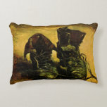 Coussins Décoratifs Une paire de chaussures de Vincent van Gogh<br><div class="desc">Une paire de chaussures de Vincent van Gogh est un post impressionnisme d'art vintage à vie morte avec une vieille paire de bottes de travail paysan avec dentelles. Les bottes de travail qu'un fermier pauvre porterait. À propos de l'artiste : Vincent Willem van Gogh était un peintre post impressionniste dont...</div>