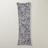 Coussins Longs abstrait camouflage vert et violet (Devant (Vertical))