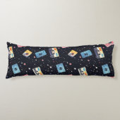 Coussins Longs Bandes de cassettes rétro dans l'espace cosmique (Devant)