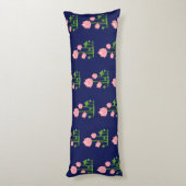 Coussins Longs Belles fleurs roses sur bleu marine (Dos (Vertical))