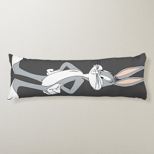 Coussins Longs BUGS BUNNY™ | Mains sur les hanches (Devant)