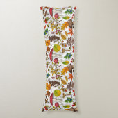 Coussins Longs Champignons d'automne, feuilles, noix et baies sur (Devant (Vertical))