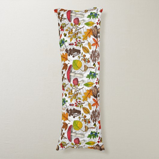 Coussins Longs Champignons d'automne, feuilles, noix et baies sur (Devant (Vertical))