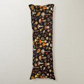 Coussins Longs Champignons sauvages sur le noir (Devant (Vertical))