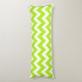 Coussins Longs Chevron vert citron avec nom personnalisé noir (Dos (Vertical))