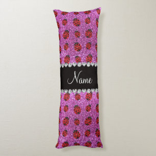 Coussins Longs Coccinelle pourpre en pastel nommée personnalisé