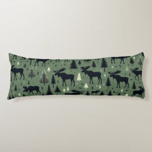 Coussins Longs Cozy Moose et forêt de pins vert