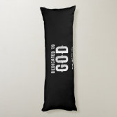 COUSSINS LONGS DÉDIÉ À DIEU COOL PERSONNALISABLE TEXTE BLANC (Dos (Vertical))