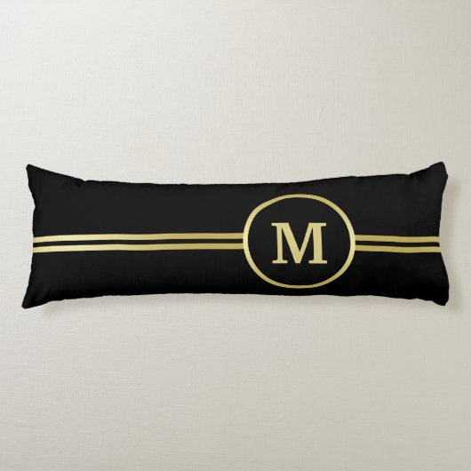 Coussins Longs Élégant or Monogramme personnalisé sur noir (Devant)
