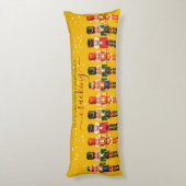 Coussins Longs Festive Modern Xmas Yellow Cute Nutcracker (Dos (Vertical))