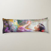 Coussins Longs Fille admirant une fleur dans ses mains (Dos)