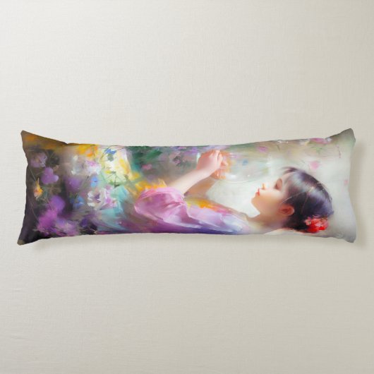 Coussins Longs Fille admirant une fleur dans ses mains (Devant)