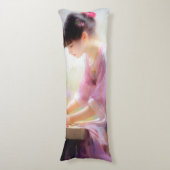 Coussins Longs Fille dans le jardin des fleurs (devant Vertical)