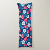 Coussins Longs Fraises roses sur bleu (Dos (Vertical))