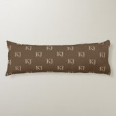 Coussins Longs Initiales Brown et beige Motif (Devant)