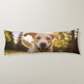 Coussins Longs Joyeux Labrador Puppy Running (Dos)
