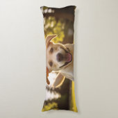 Coussins Longs Joyeux Labrador Puppy Running (Devant (Vertical))