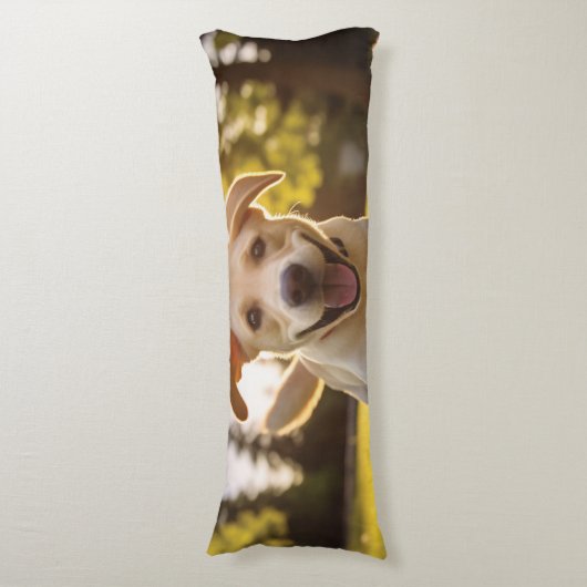 Coussins Longs Joyeux Labrador Puppy Running (Devant (Vertical))
