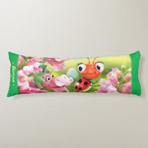 Coussins Longs Ladybug dans le jardin fleuri.Personnalité géant