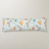 Coussins Longs Lapins Mignons Tenant des Ballons d'Oeufs au Paste (Dos)