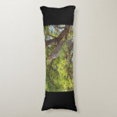 Coussins Longs Leopard sur un arbre (devant Vertical)