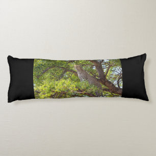 Coussins Longs Leopard sur un arbre
