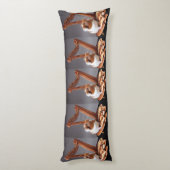 Coussins Longs Little Harpist Guinea Pig – Whimsical Elegant Body (Dos (Vertical))