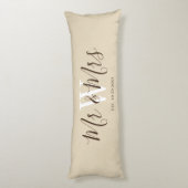 Coussins Longs M. et Mme Beige Script Newlyweds Monogrammed (Dos (Vertical))