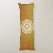 Coussins Longs Mandala blanc sur fond doré (Dos (Vertical))