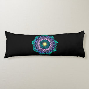 Coussins Longs Mandala Coloré sur Fond Noir
