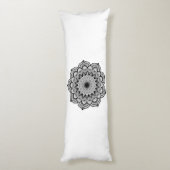 Coussins Longs Mandala noir sur fond blanc (Dos (Vertical))