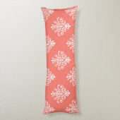 Coussins Longs Modèle Stylé Corail Damask Avec Monogramme (Dos (Vertical))