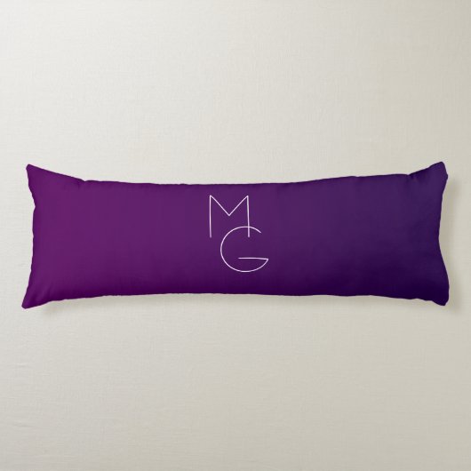 Coussins Longs Moderne 2 Initiales | Ombre Subtile Violet Foncé (Devant)
