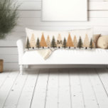 Coussins Longs Monogramme neutre des forêts d'hiver<br><div class="desc">Ce coussin monogramme neutre présente un design hivernal à feuillage persistant festif sur un arrière - plan simple. Customisez facilement en utilisant la fonction de personnalisation.</div>