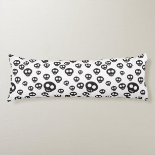 Coussins Longs Motif avec les crânes noirs sur le blanc