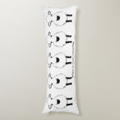 Coussins Longs Moutons, mignons et cudly, dans une rangée (Devant (Vertical))