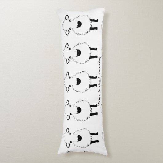 Coussins Longs Moutons, mignons et cudly, dans une rangée (Devant (Vertical))