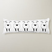 Coussins Longs Moutons, mignons et cudly, dans une rangée (Devant)