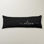 Coussins Longs Noir Blanc Moderne Minimaliste Élégant Monogramme<br><div class="desc">Découvrez notre collection minimaliste moderne de monogrammes noirs et blancs : Faites preuve de simplicité et de sophistication grâce à nos designs minimalistes, conçus pour élever votre style sans effort. Réalisée avec un oeil attentif pour l'esthétique moderne, cette collection présente des motifs noirs et blancs épurés accentués par des monogrammes...</div>
